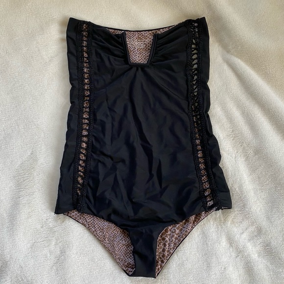 ACACIA AFRICA ONE PIECE